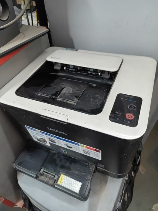 Принтер лазерный Samsung CLP-325 полурабочий
