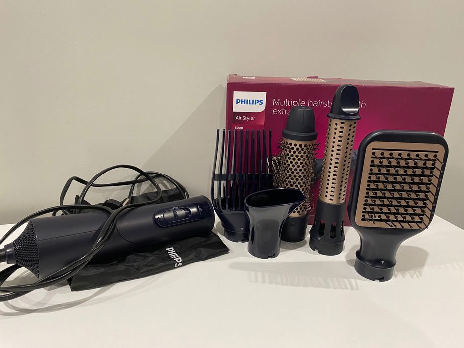 Продавам Комплект Philips - Air Styler 5000 BHA530/00, черен