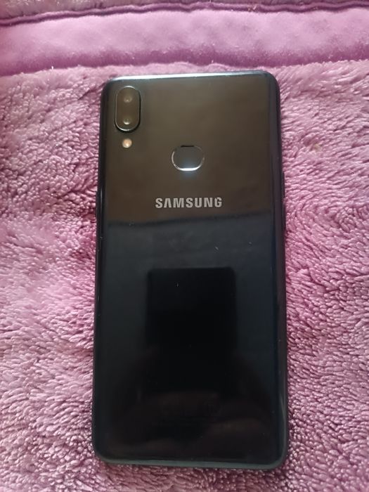 Продам телефон Самсунг а10