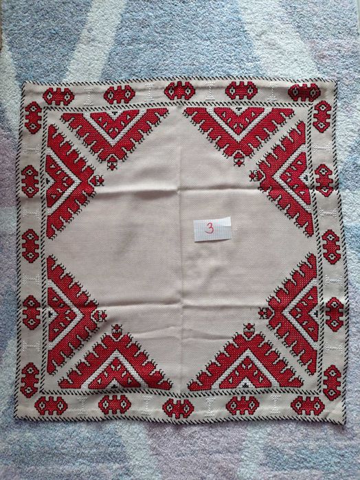 Ръчно бродирани карета на панама