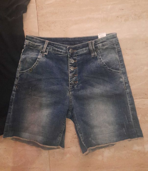 Дамски лот дънки и тениска