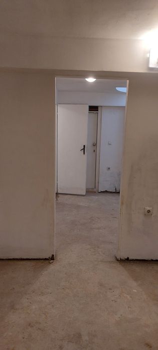 Дава се под наем Магазин в Варна, ХЕИ - 45 кв.м за 255 € - Снимка #13