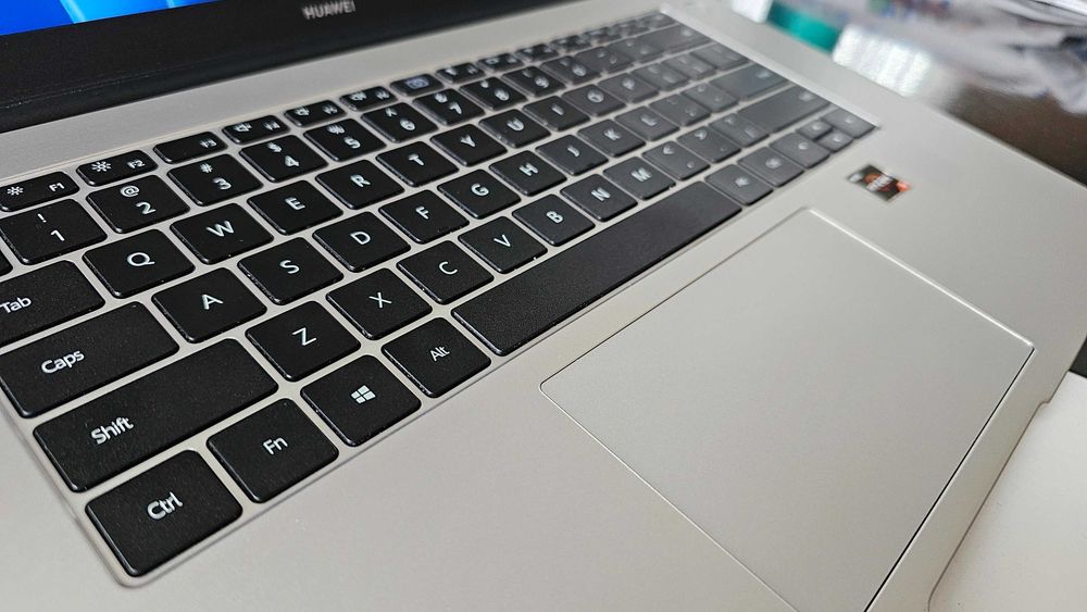 Huawei D15 Ryzen 5 / 8GB DDR4 / NVME 256GB