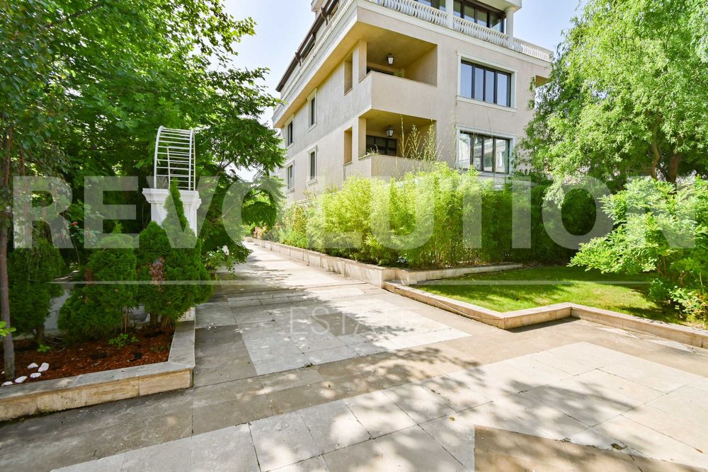 Продава се Тристаен апартамент в София, Витоша - 137 кв.м за 2592 €/кв.м - Снимка #15
