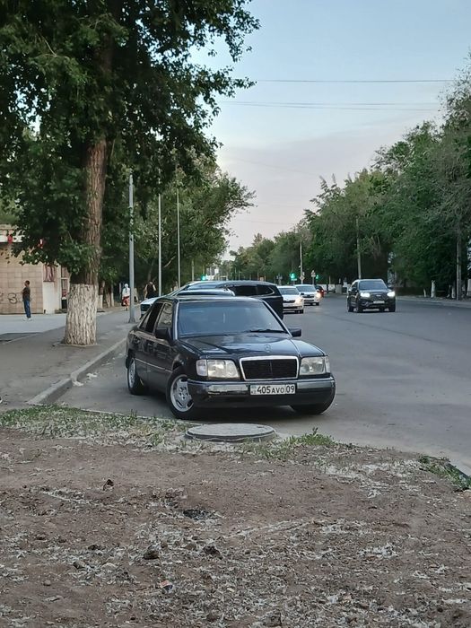 Мерседес 124 ешка 1992 года