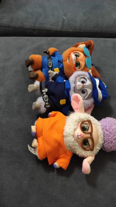 Игрушки ,буквы ,дерево,