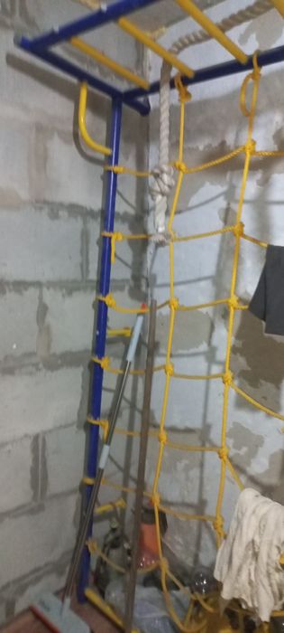 Продам турник универсальный