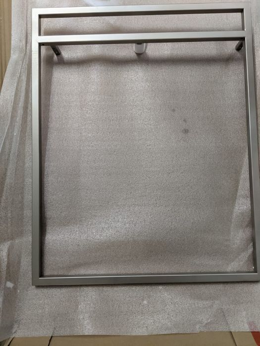 Birou cu picioare din metal 138/60