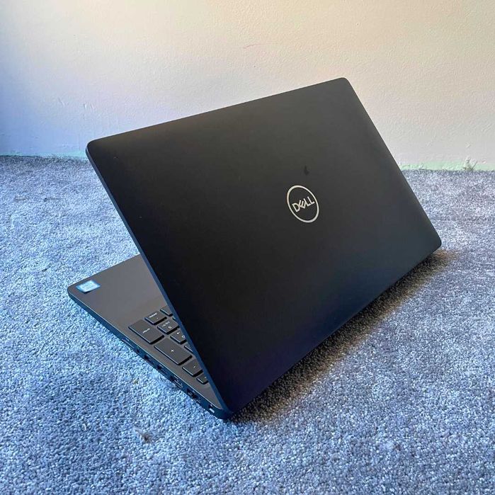 Dell Latitude 5500 - 15.6''FHD, i5-8265u, 8GB RAM DDR4, 256GB NVMe M.2