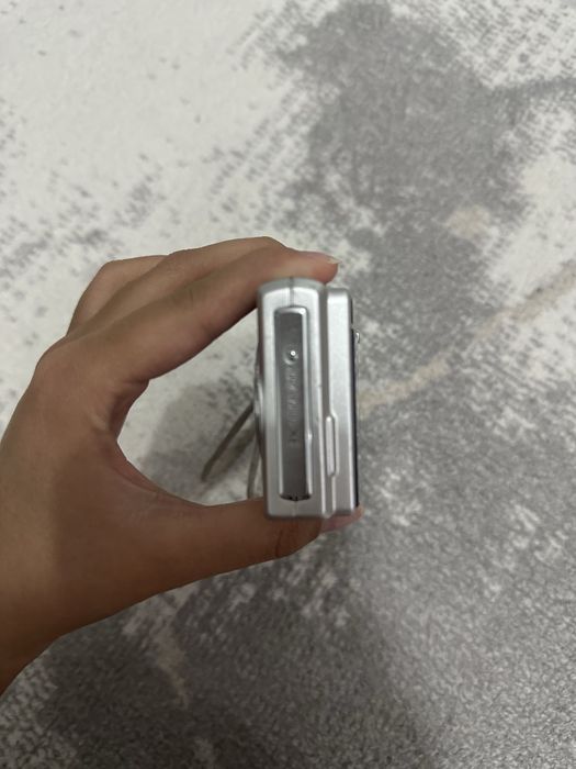 Sony Cyber-shot DSC-W90