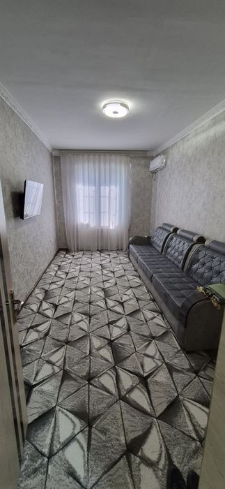 Трастбанк ёнидаги куп каватли уйни 4 каватидаги уйимиз сотидади