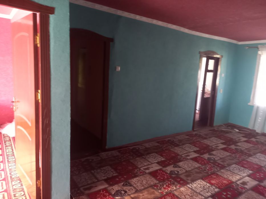 Uy sotiladi 3 xonalik