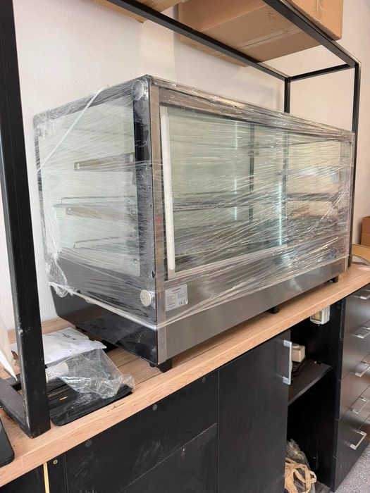 Vand echipamente Horeca (aparat Vafe, vitrina calda)