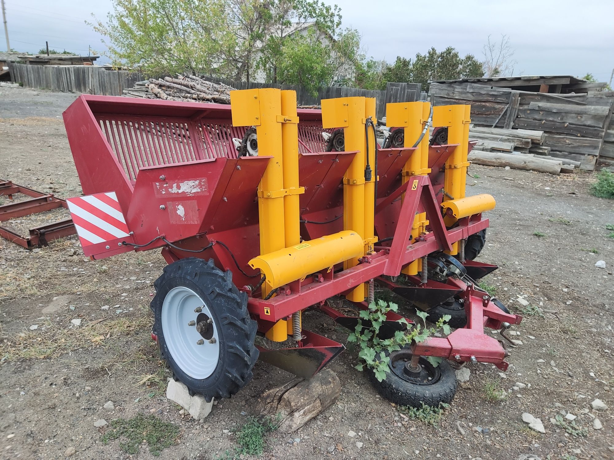 Картофелесажалка для МТЗ, Т-40, Т-25 PLANTER