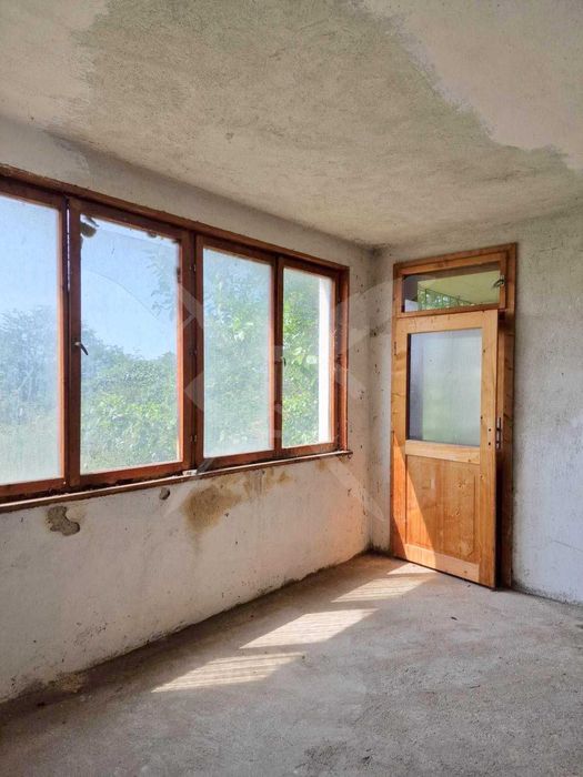 На минъти от Пловдив! Триетажна къща в Граф Игнатиево 48311