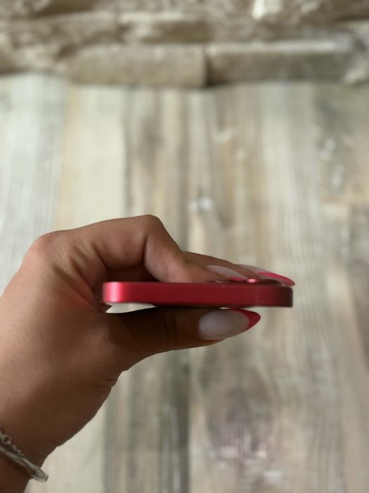 Продавам   Iphone 13