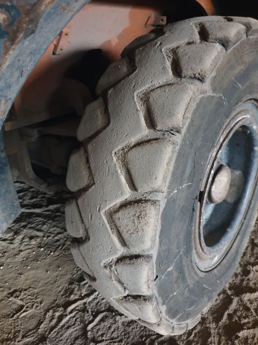 Вилочный погрузчик TOYOTA