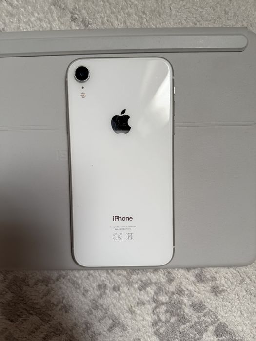 Продам Iphone XR 64GB