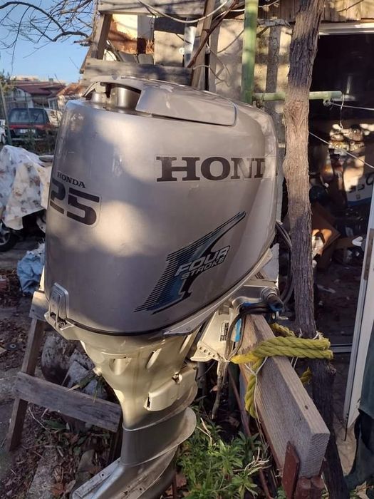 Лодка -ял 4 -3300 лв. +двигател Хонда-3500 лв