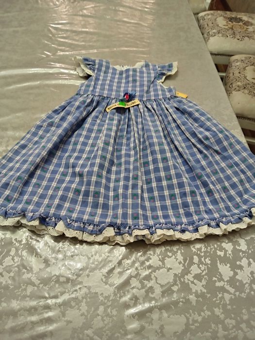 Платье  качетьства хороший куплена из Америки