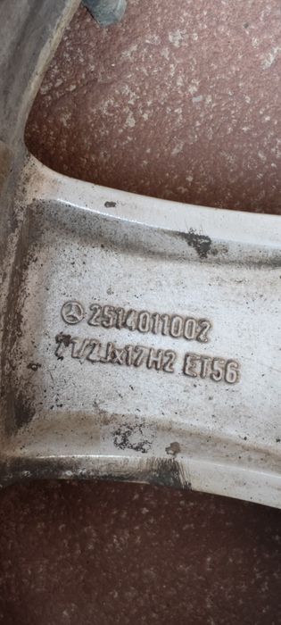 Диски с резиной на Мерседес