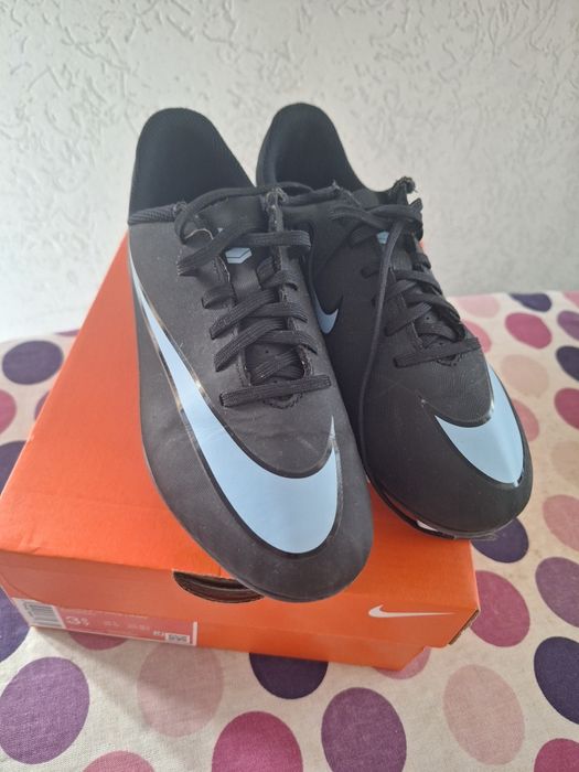 Ghete de fotbal Nike Mercurial marimea 35.5