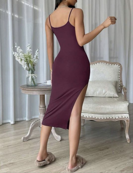 Лилава рокля с цепка