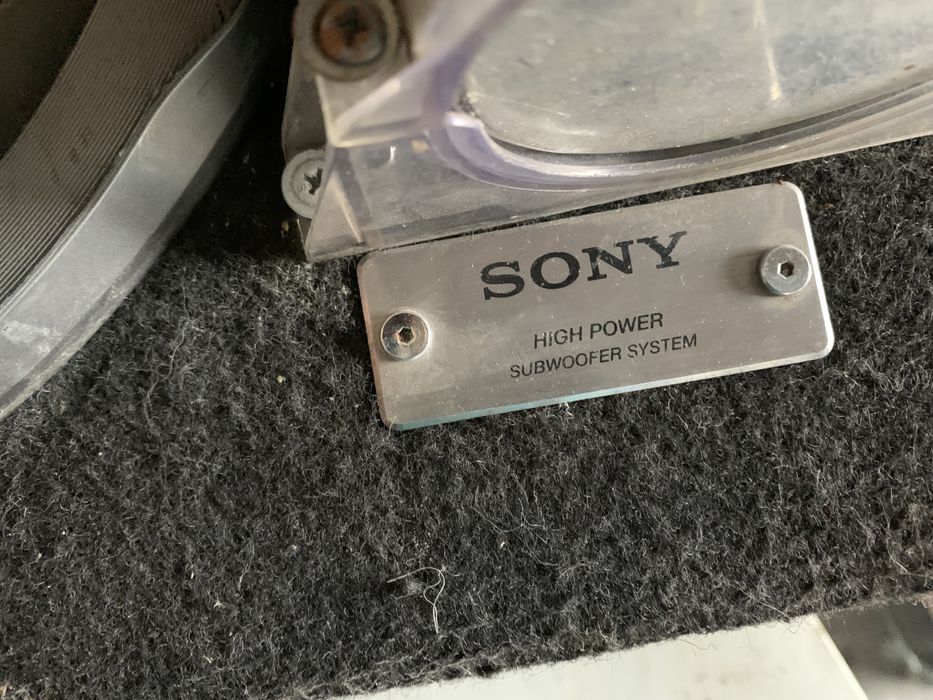 Продам сабвуфер уселитель все в комплекте