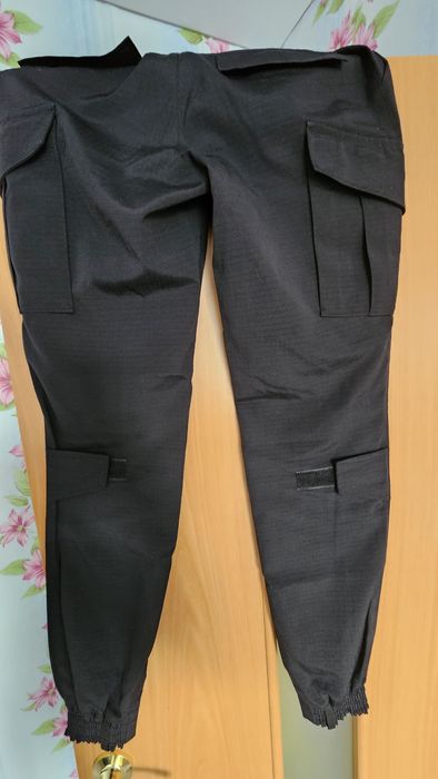 Продам джоггеры , чёрные.