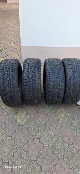 Anvelope iarnă 225/50/17, cu steluța bmw, runflat Pirelli Sottozero 3