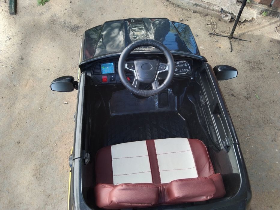 Детский электромобиль