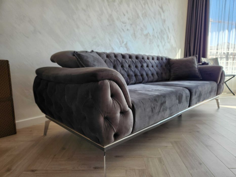 Триместен нов диван