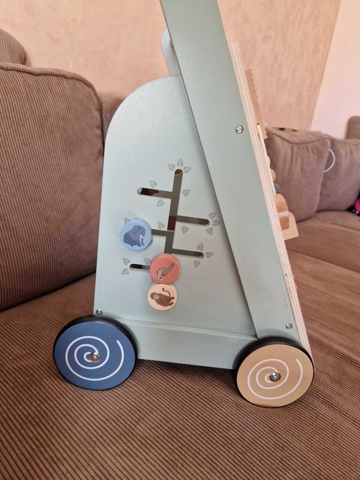 Дървена играчка за прохождане