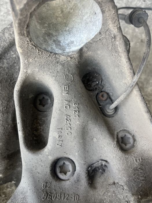 Предно окачване шенкели главини бмв ф30 ф31 bmw f30 f31 шенкел