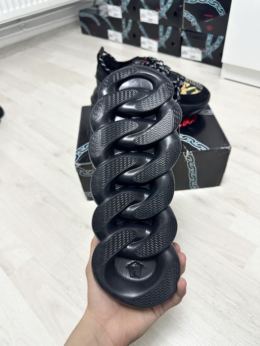 Versace chain Reaction