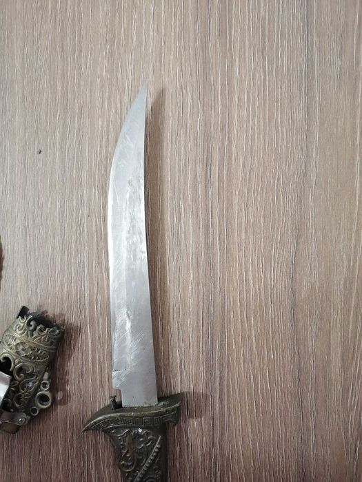 Старинен нож /Продавам /