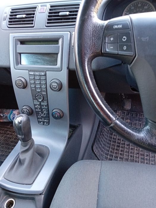 Продавам VOLVO S40 1.6 2006г.Може да не се прехвърля волво  с40