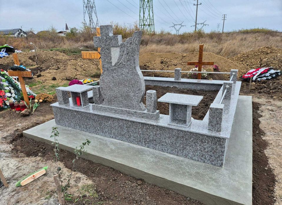 Monumente funerare,cavouri,borduri