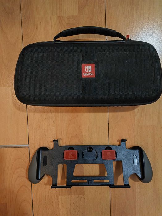 Nintendo Switch Controller grip +  travel case