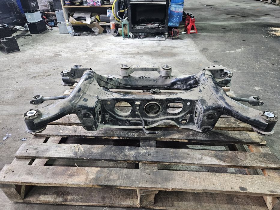 Заден мост за Toyota Rav4 2.5i plug-in