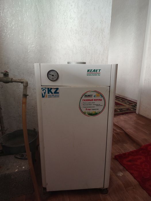 Газовый кател напольный