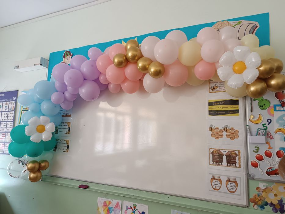 Арка, статив и маси под наем, изработване на цялостна украса