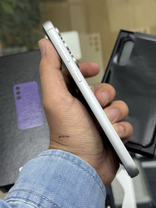 Samsung s23 FE 8/256Gb