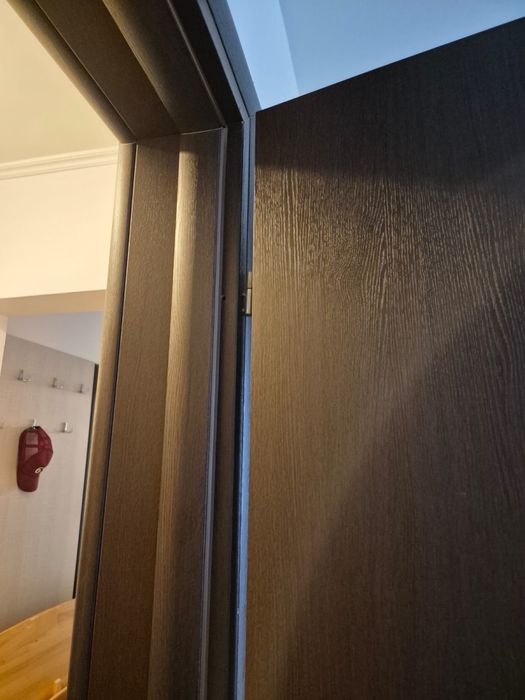 Vand usi in stare foarte buna