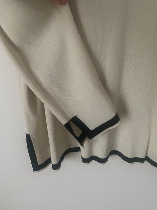 Дамски пуловер  с черни  елементи