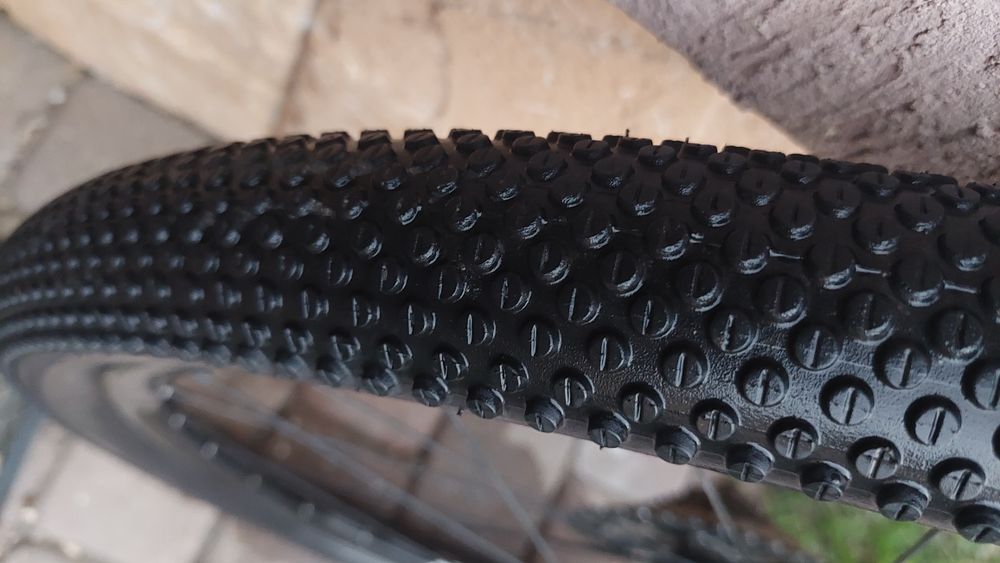 Roata spate 28-29"cu ax 12mm×142 mm butuc pe rulmenti