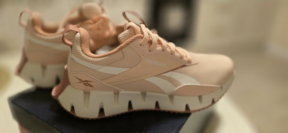 Женские кроссовки REEBOK