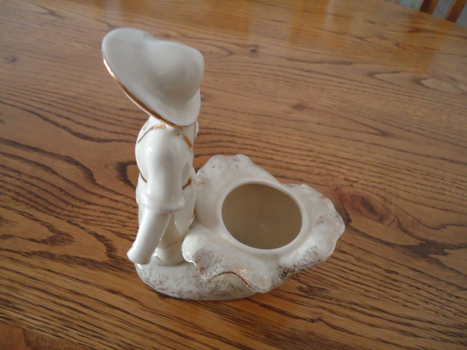 Порцеланова фигура с позлата