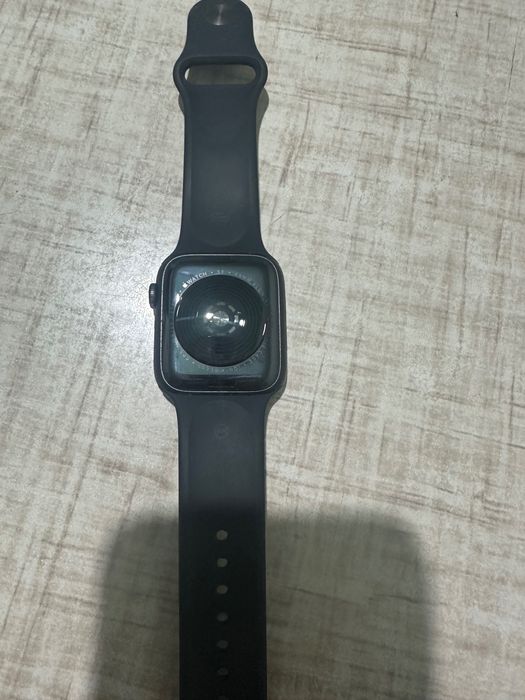 Apple Watch SE продаю
