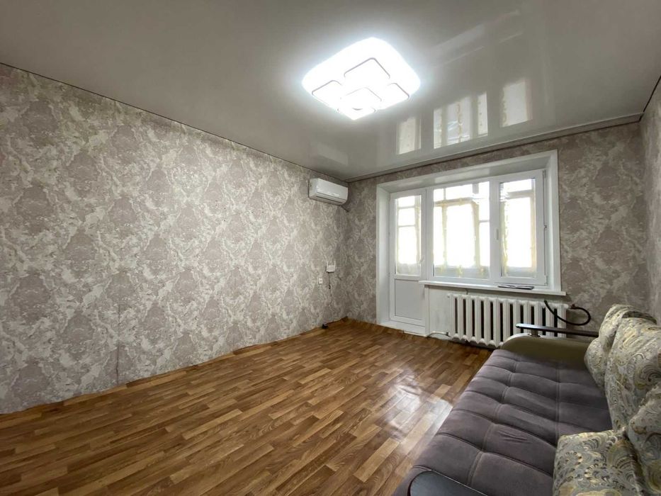 Продам 2-х ком. - на 8 мкр!